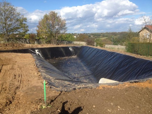 Bassin de rétention à Chazay d'azergues