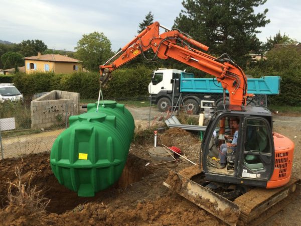 Pose de cuve eaux pluviale à Dommartin