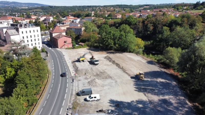 Terrassement d'un immeuble d'habitation sur la commune de LOZANNE