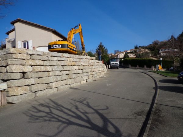 Premier enrochement terminé