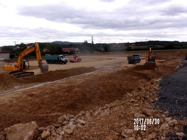 terrassement et mise en place de gravier